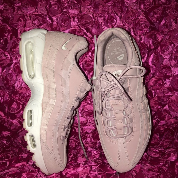 Nike Wmns Air Max 95 PRM nike WMNS AIR MAX 95 PRM PLUM CHALKBARELY ROSE SUMMIT WHITE bei